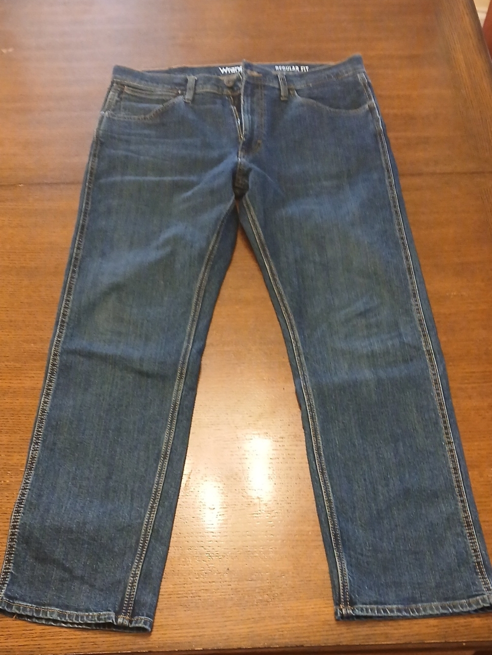 Wrangler Straight Leg Jeans in Dark Blue Denim